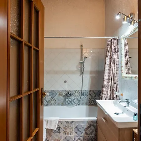 Characteristic 2 Double Bedroom Milánó