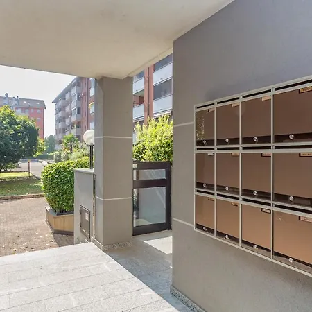 Romantic Navigli Attic Free Garage 255 X 520 Cm * Milano