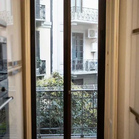 The Moscova Gallery House アパート
