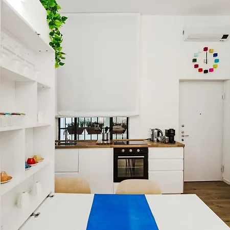 Apartament Commenda 33 *