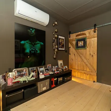 Urban-ethnic Con Ac, Wifi E Smart Tv *
