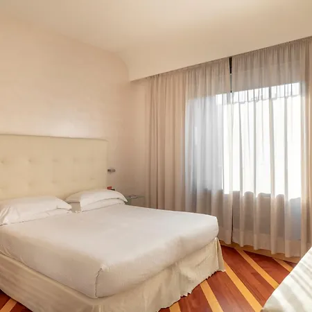 Ξενοδοχείο Sanpi 4*