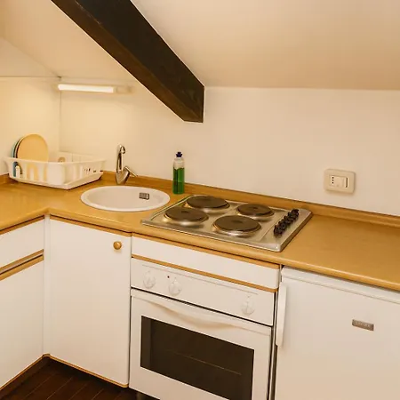 Apartment Casa - Piazza Sant'alessandro 3 *