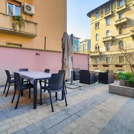 Terrace Charming In * Milán