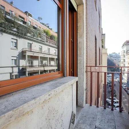 Apartment Morozzo1939 - An Authentic Milanese Home, Near Duomo *