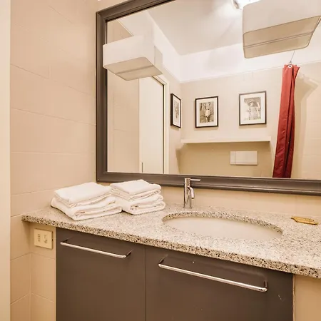 Stylish In Porta Venezia Apartamento