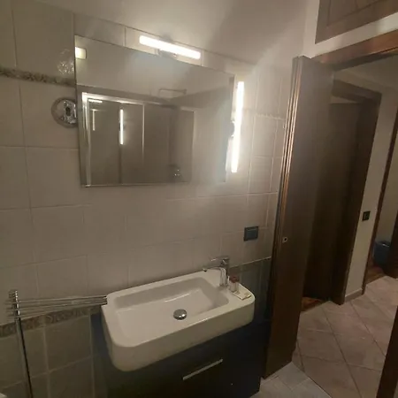 Guesthost -oronzo Washington *