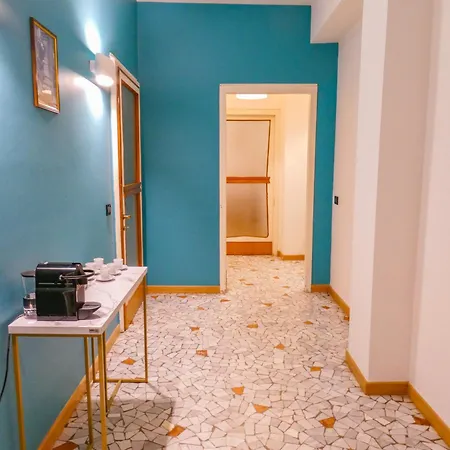Lisi - Porta Romana Guestroom アパートホテル 3*