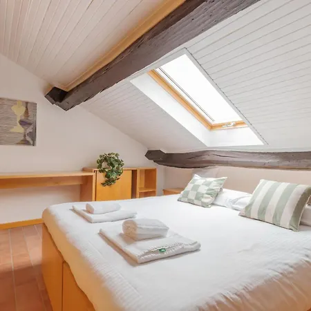 Design In Legno & Atmosfera Calda Bilocale 20m Dai Navigli Lägenhet Milano