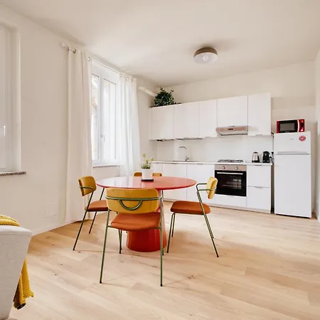Modern And Strategic 1-br Flat D - Station Apartmán Milán