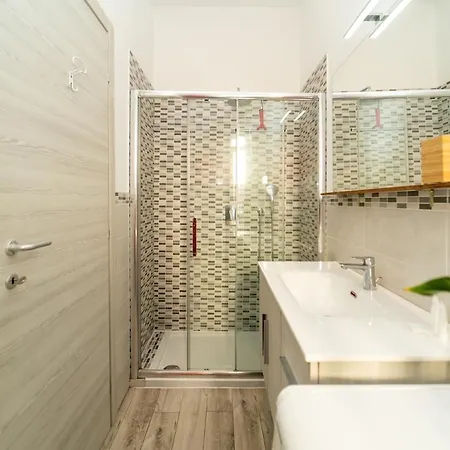 Large Modern With Wifi And Ac * מילאנו