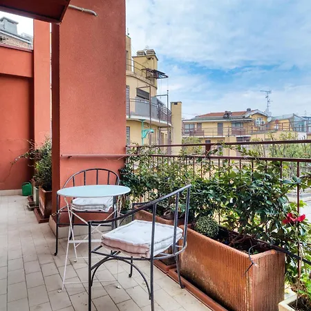 Quiet Terrace Elegante