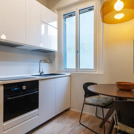 Porta Venezia - Nuovo Monolocale Di Design Апартаменты *