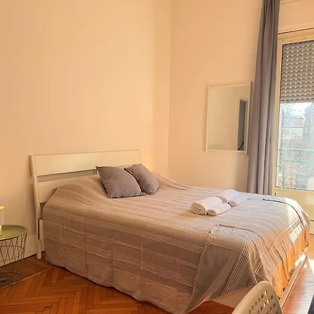 3 Bedrooms Separate 1 Min Walk From Brera, 15 Min Duomo