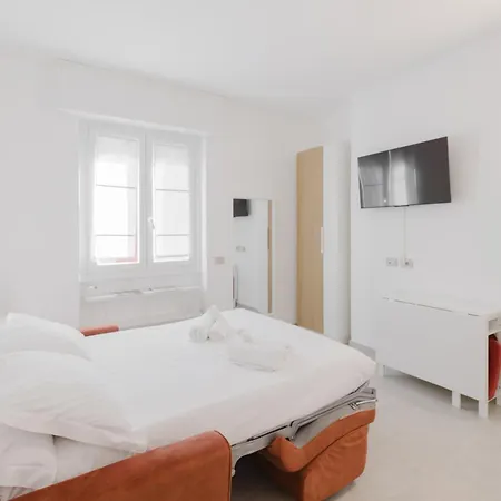 Gohost - Bright Flat In The New Nolo Area