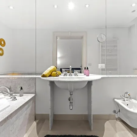 Duomo Center Linate Luxury With Sauna Lejlighed *
