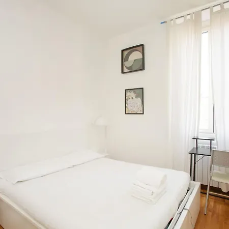شقة Stayeasy Correggio - Milanese Style - Area