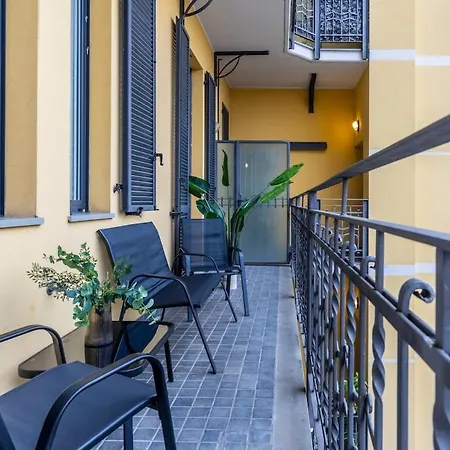 Duomo 15 Min Walk - Historic Center, 4 Bedrooms And 2 Terrace Appartement Milan