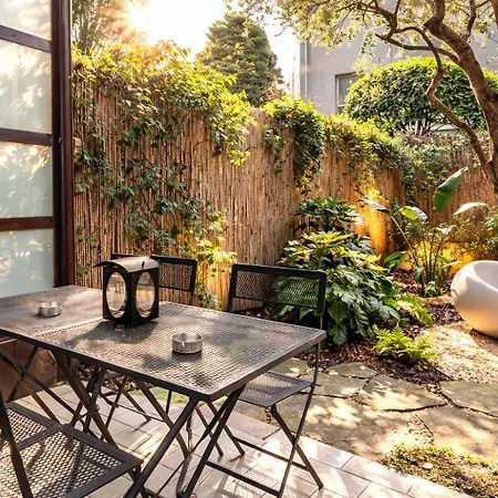 Daire Isola Oasis - Loft With Garden & Free Private Garage