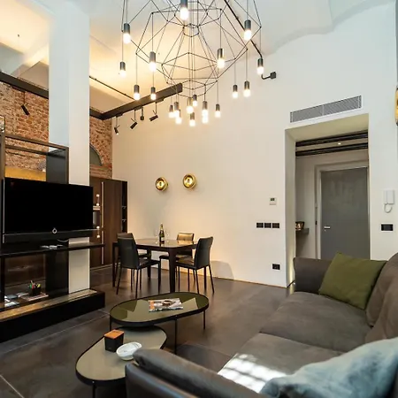 Elegant And Spacious Loft Downtown In The Fashion District מילאנו