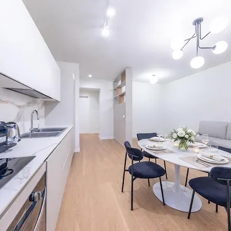 Centre Luxury, 2bdr, Sleeps 5 * Milan
