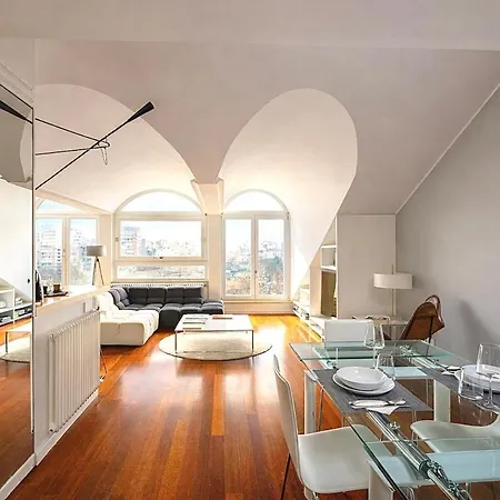 Boutique Penthouse Apartament Mediolan