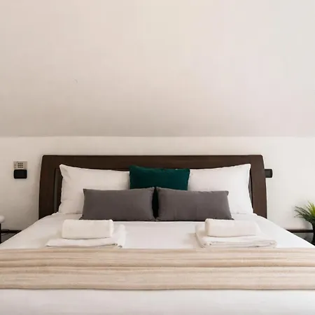 Attico I 7 Campanili - Centro Storico Apartamento *