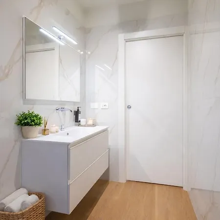 Διαμέρισμα Centre Luxury, 2bdr, Sleeps 5 *