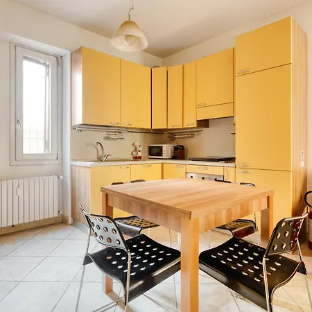 Apartment Hostmate - - Plinio - Citta Studi