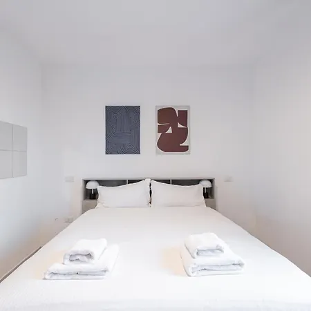 Апартаменты Moderno Bilocale In Via Tortona A 500m Dai Navigli Милан