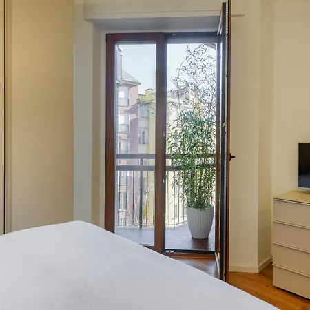 Station - Modern With Balcony Apartment Milan
