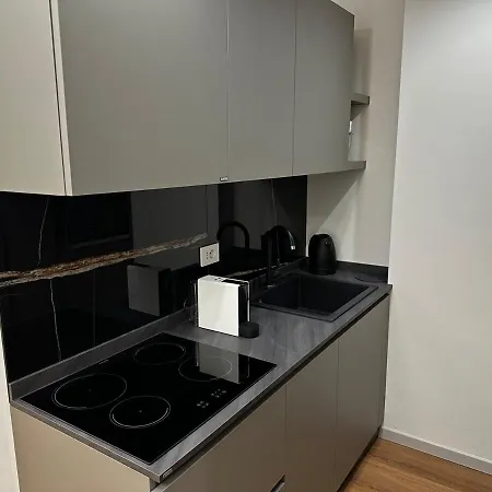 아파트 Cenisio81 *