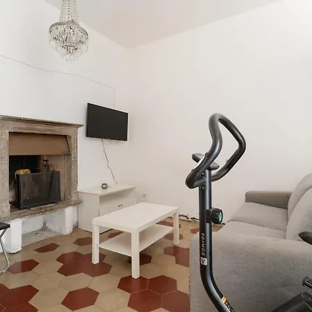 Appartement Guesthost - Cozy Near Mm1