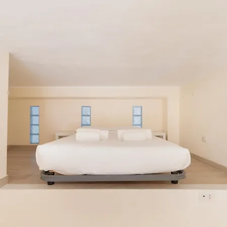 Guesthost - Cozy Loft With Mezzanine * Milão