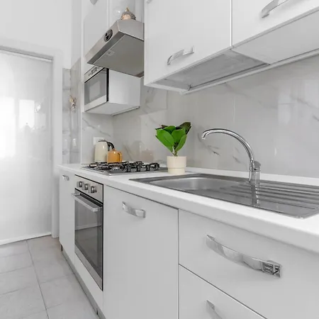 Casa Sibilla - Balcony Apartment, 7min Linate & Arena, Fast Wifi Apartament Mediolan