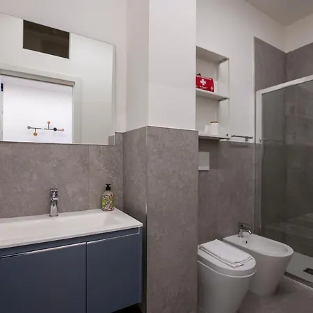 Bright Design Apartment - Isola District - Metro M3 Milano