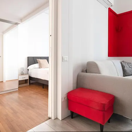 The Gentle Red House Living The Easily Milão