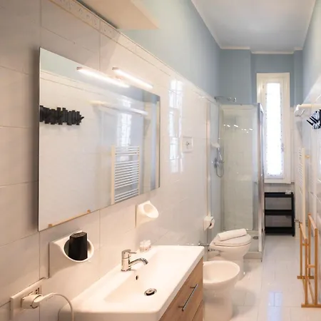 Design & Comfort Near Station Appartamento