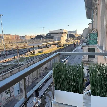 Galileo Balcony By Station Apartment Mailand