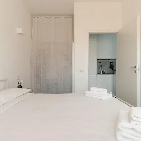 Guesthost - Comfy Balcony X4 Turro Mediolan