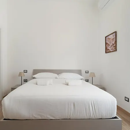 Guesthost - Modern Flat In Vigentino ミラノ