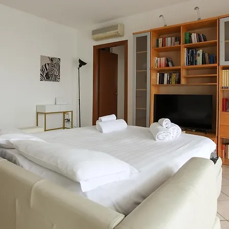 Apartment La Casa Di Marco - Luminoso A 2 Minuti Dalla Metro Milan