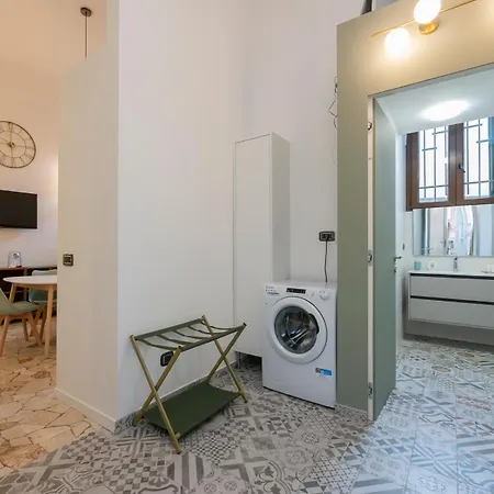 I-host - Bressan 44 *