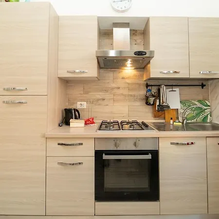 Large Modern With Wifi And Ac Apartamento