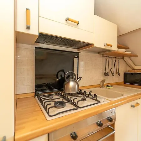 Apartament Cozy Attic With Terrace And Ac And Wifi Mediolan