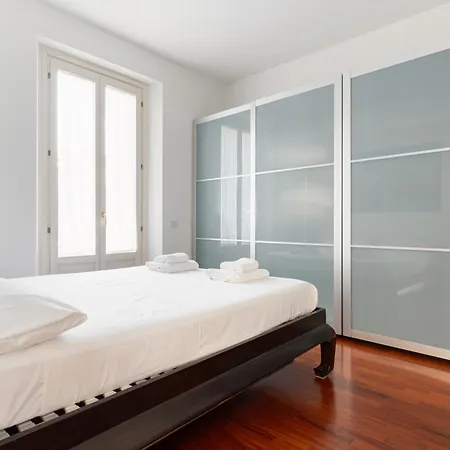 Guesthost - Comfy Terrazza Farini In Derganino شقة ميلان