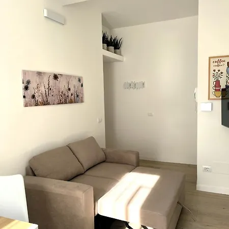 Modern Apt, 25 Min Duomo, Metro 5 Min & Wifi Διαμέρισμα Μιλάνο