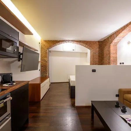 Sforza 57 - Romantic Escape With Jacuzzi Appartamento Milano