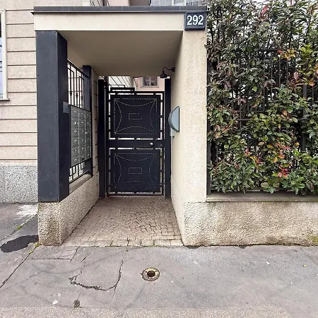 The House - Tram And Parking Apartment *
