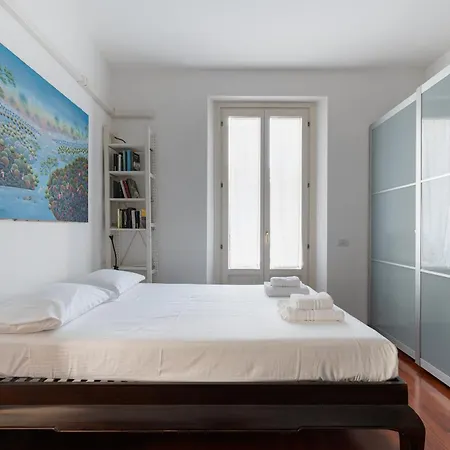 شقة Guesthost - Comfy Terrazza Farini In Derganino ميلان